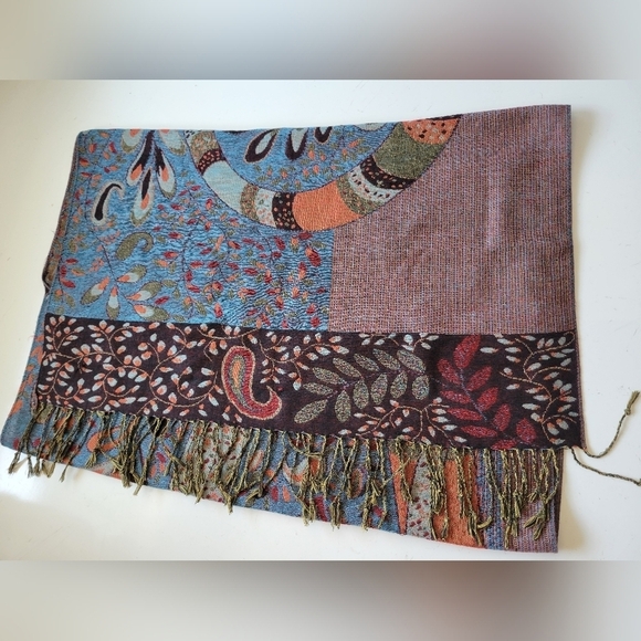 Tapestry Paisley Print Rectangle Scarf - Picture 7 of 9